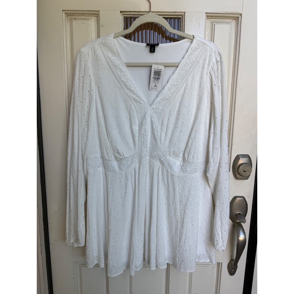 Torrid Babydoll Eyelet Top Cloud Dancer White Lace V-Neck Plus Size 2 2X NEW
